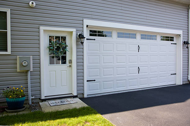 24/7 Emergency Garage Door Panel Replacement experts in Minot AFB, ND
